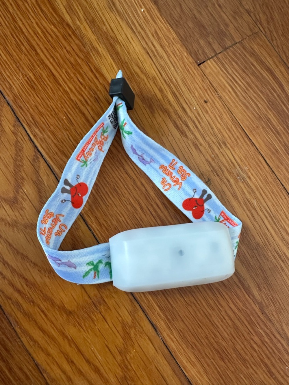 Un Verano Sin Ti bad bunny tour bracelet